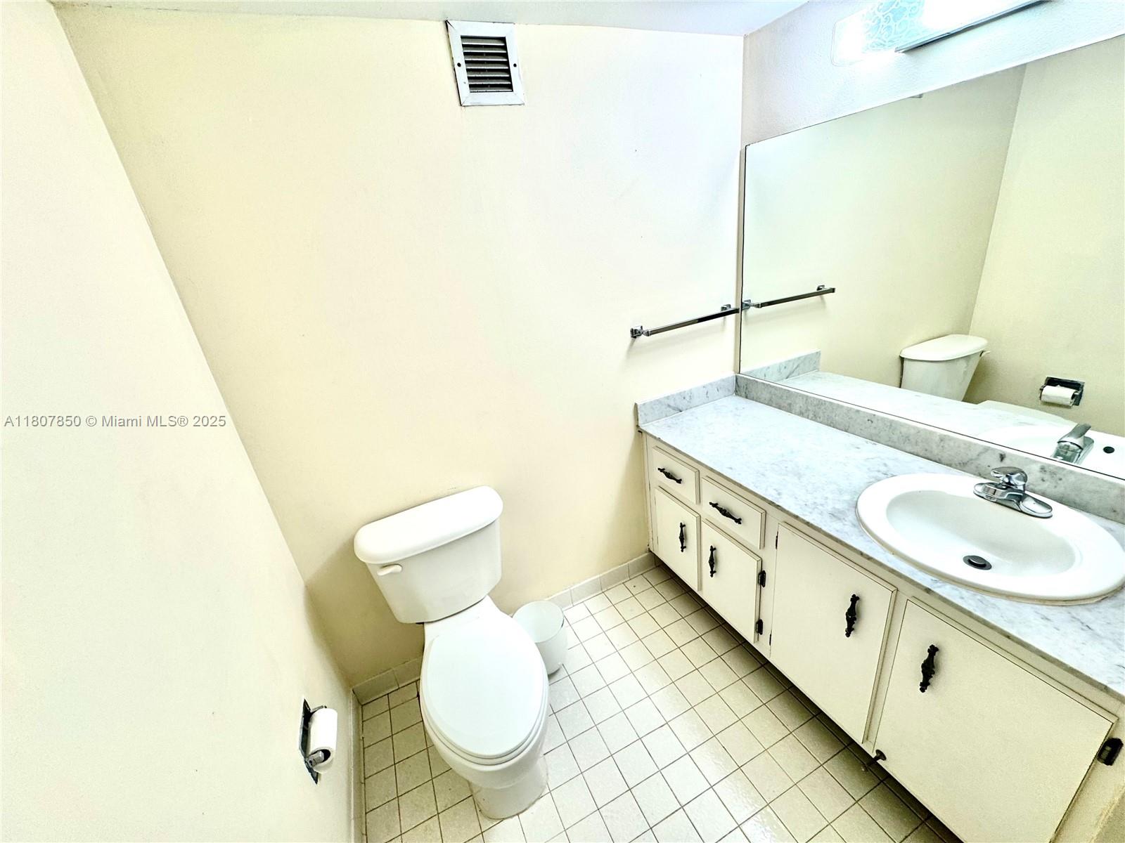500 Three Islands Blvd 504