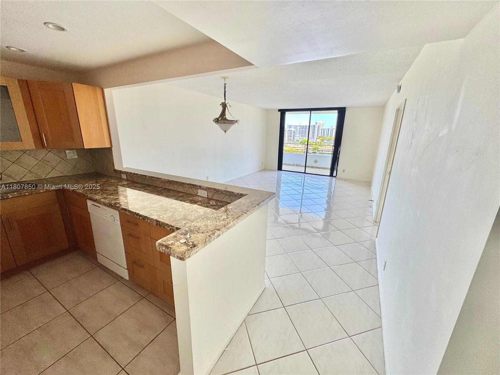 500 Three Islands Blvd 504