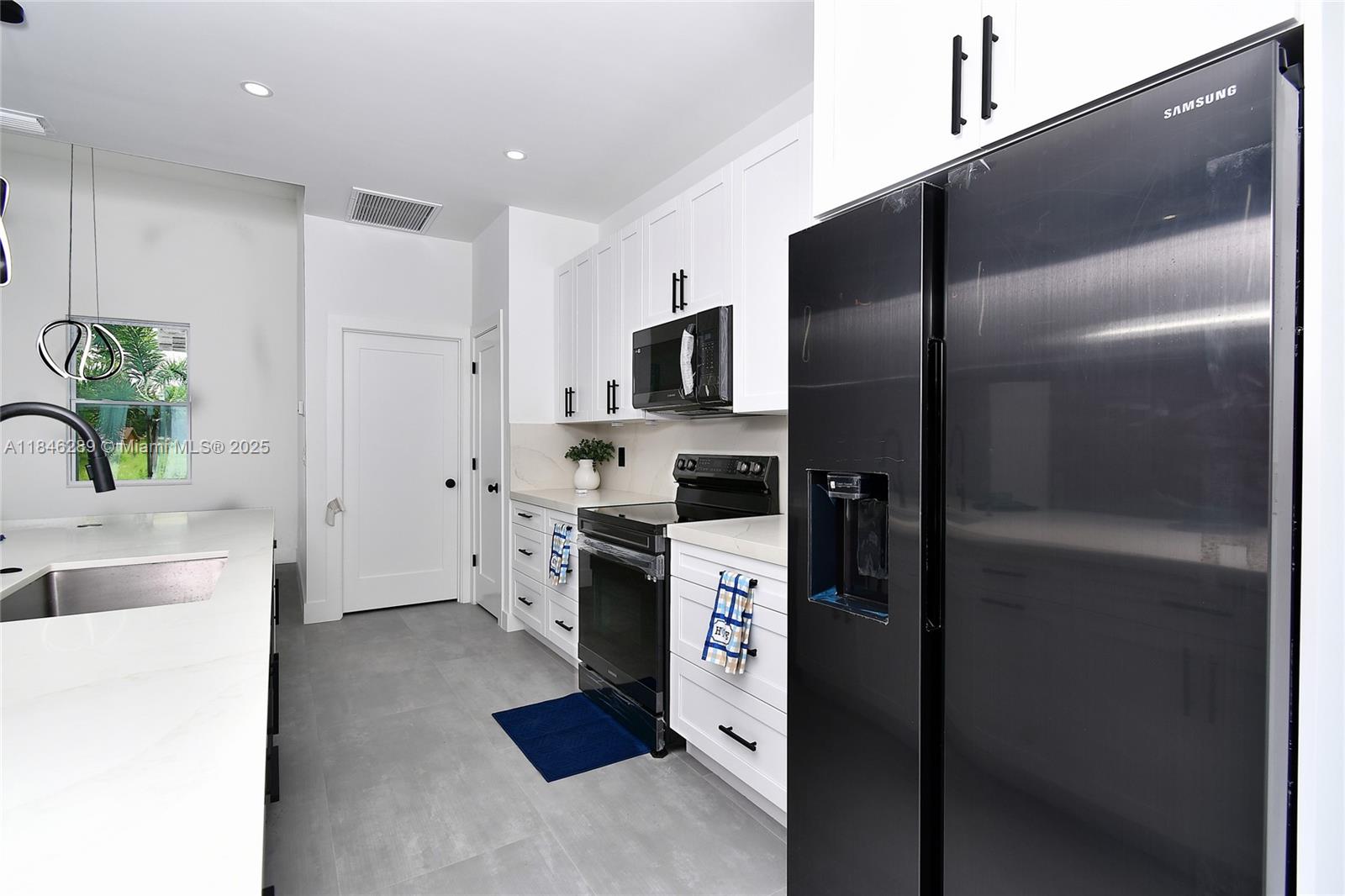 LEELAN HEIGHTS - Residential