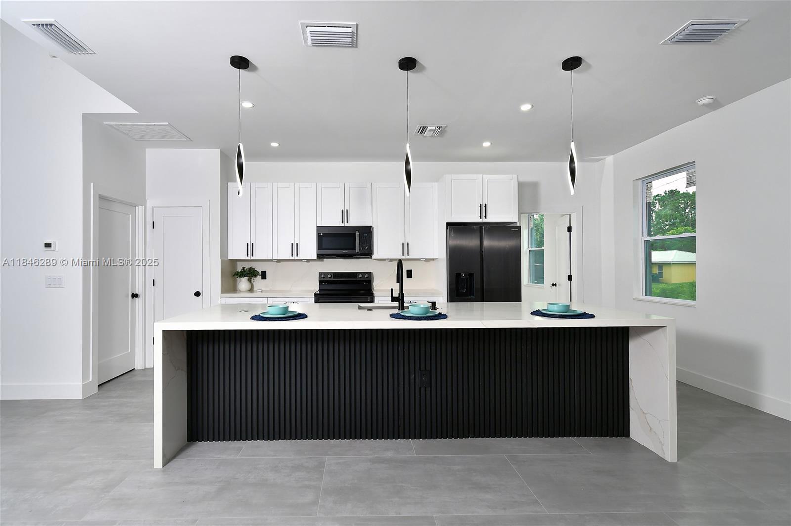 LEELAN HEIGHTS - Residential