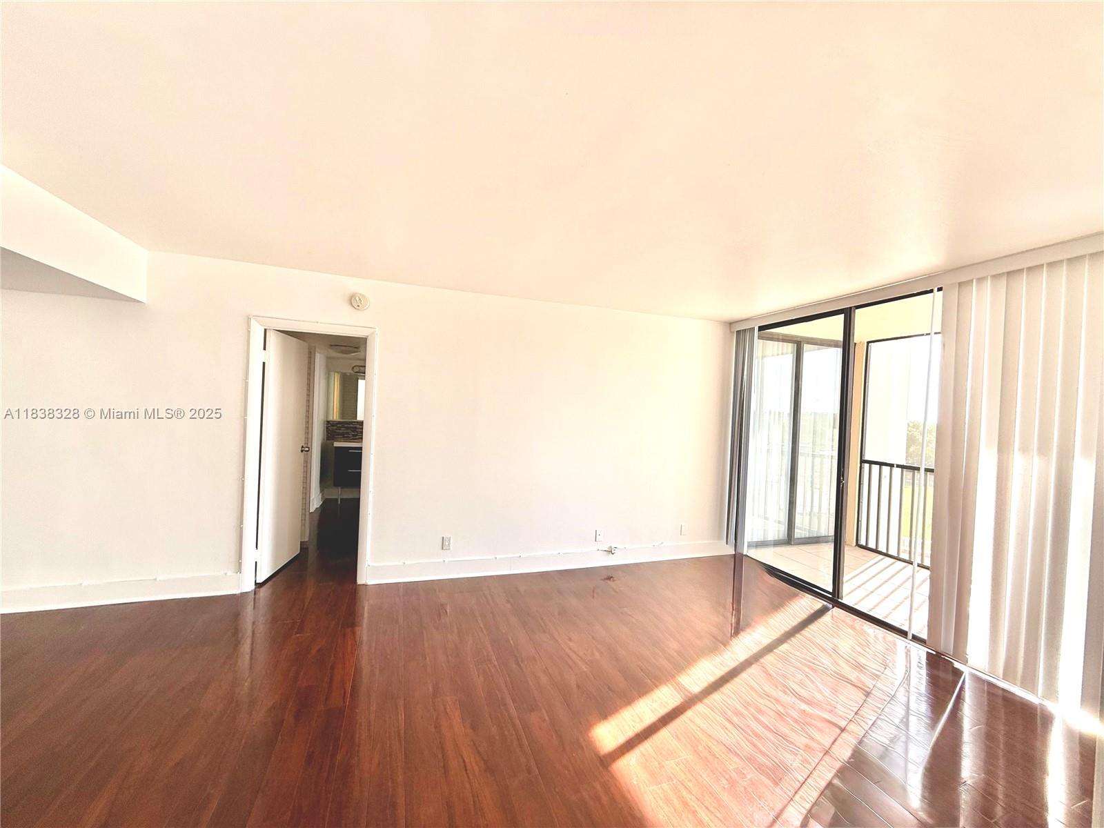 20335 W Country Club Dr 502
