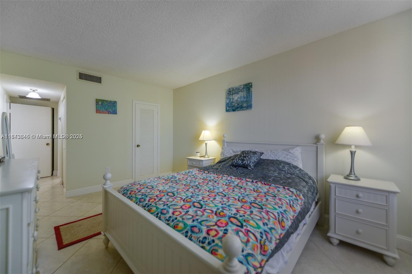 HEMISPHERES CONDO - Residential Lease