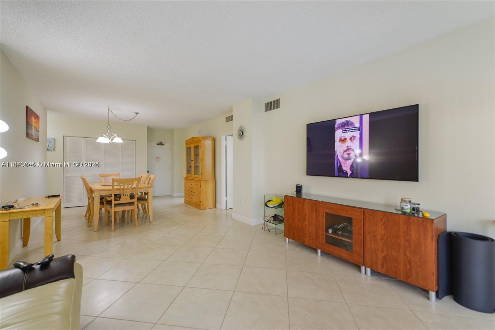 HEMISPHERES CONDO - Residential Lease