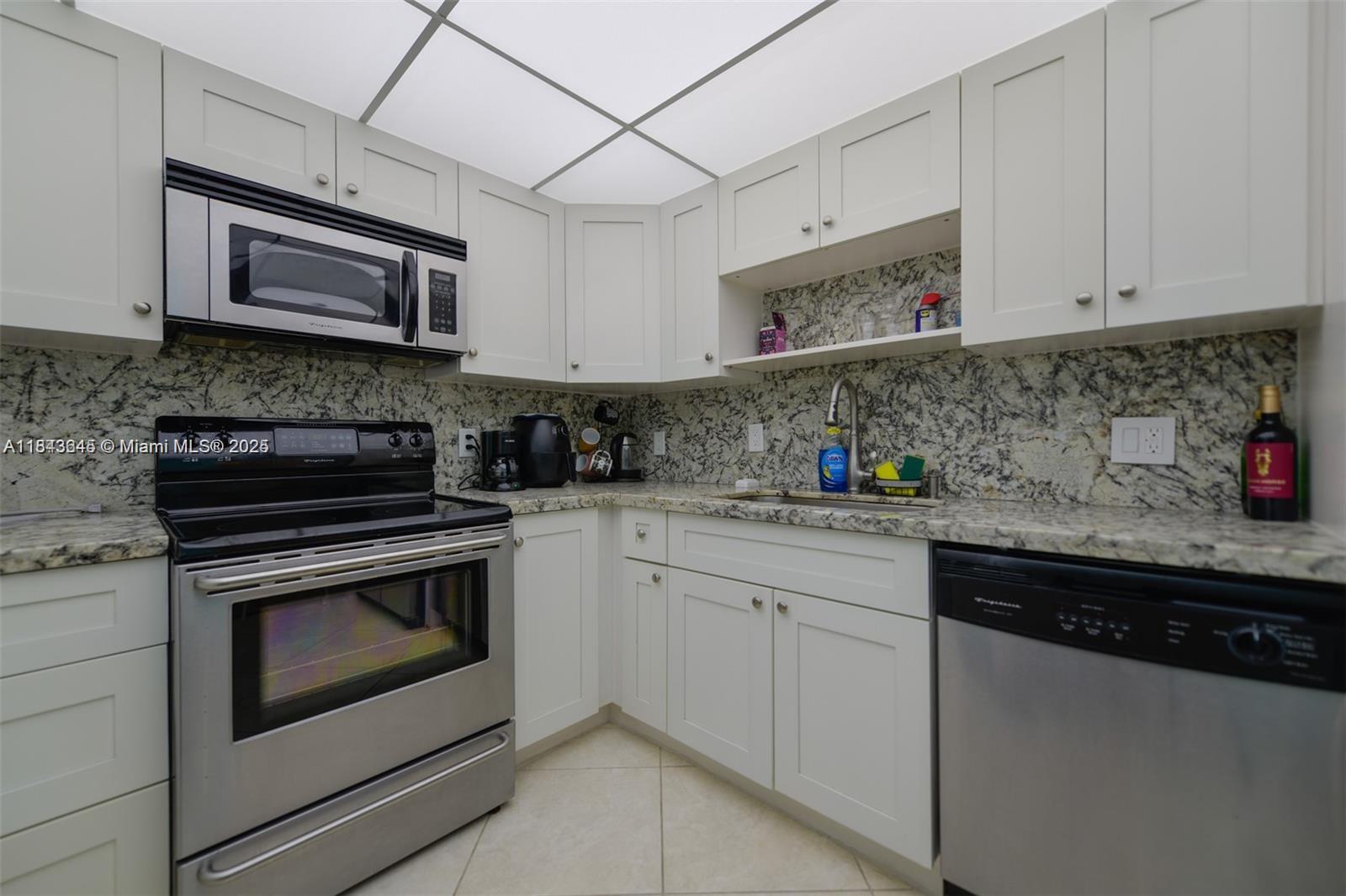 HEMISPHERES CONDO - Residential Lease