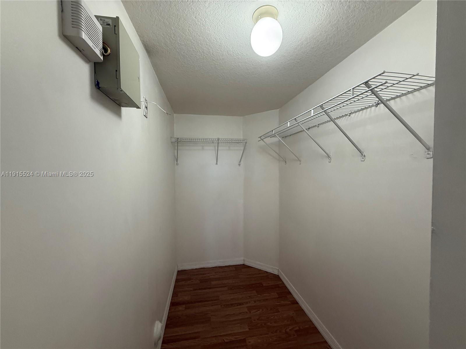 THE COURTS AT BAYSHORE II - Residential