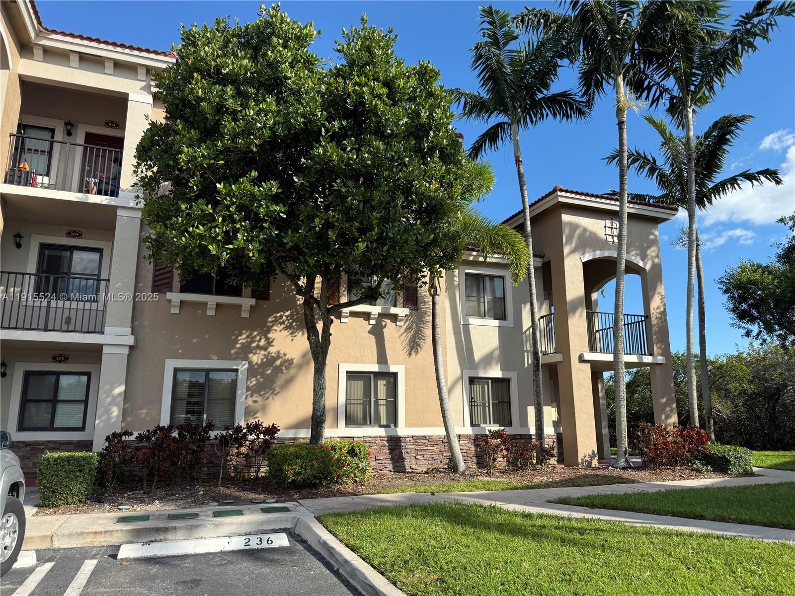 THE COURTS AT BAYSHORE II - Residential