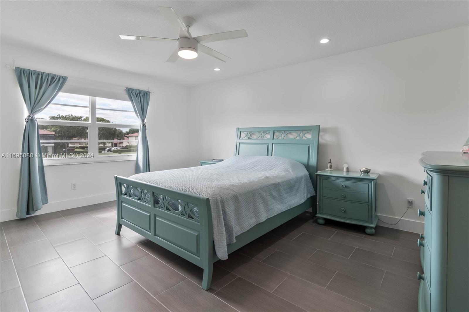 GREENS OF BOCA LAGO CONDO - Residential