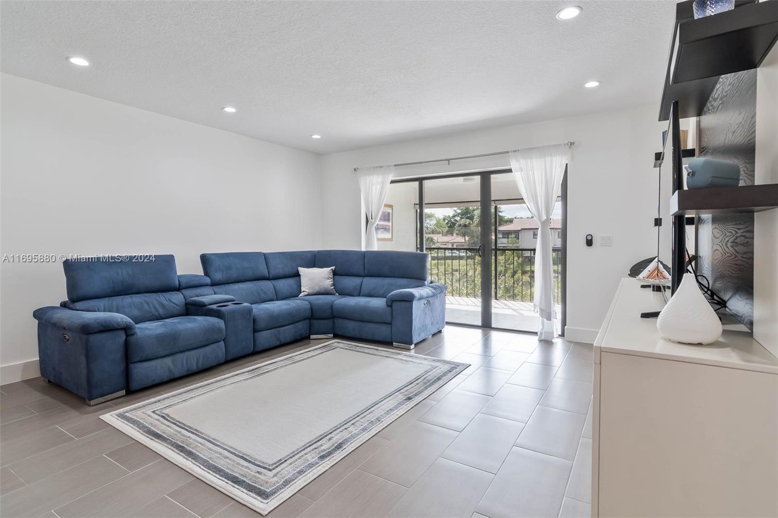 GREENS OF BOCA LAGO CONDO - Residential