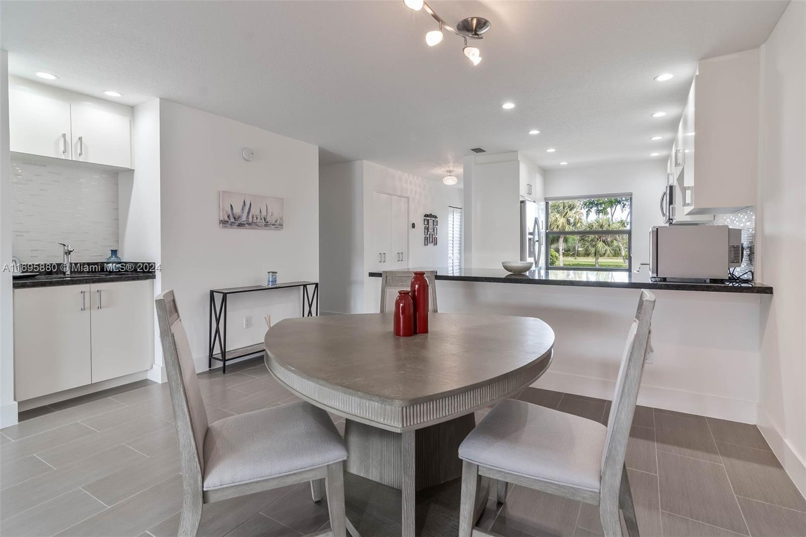 GREENS OF BOCA LAGO CONDO - Residential