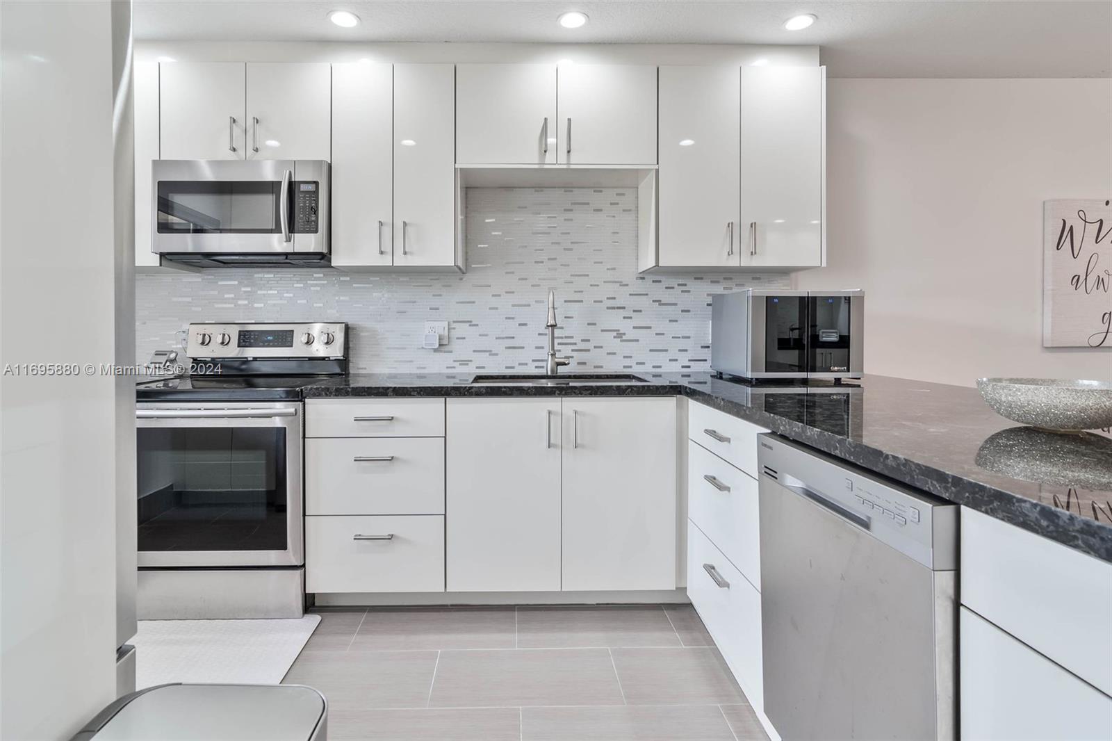 GREENS OF BOCA LAGO CONDO - Residential