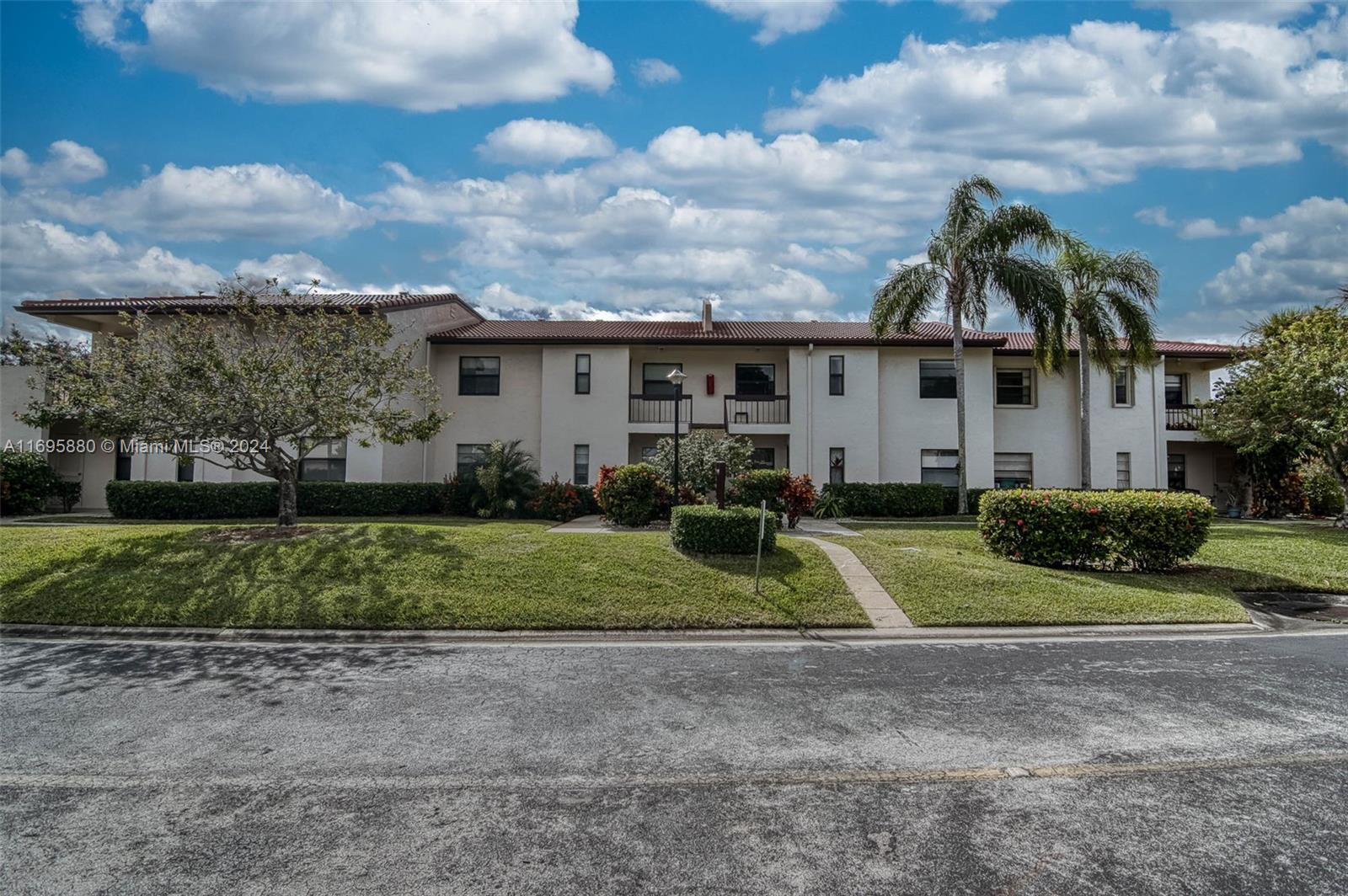 GREENS OF BOCA LAGO CONDO - Residential
