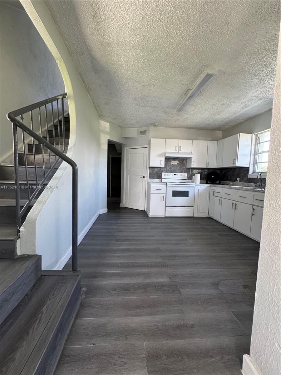 OHIO PARK - Residential Lease