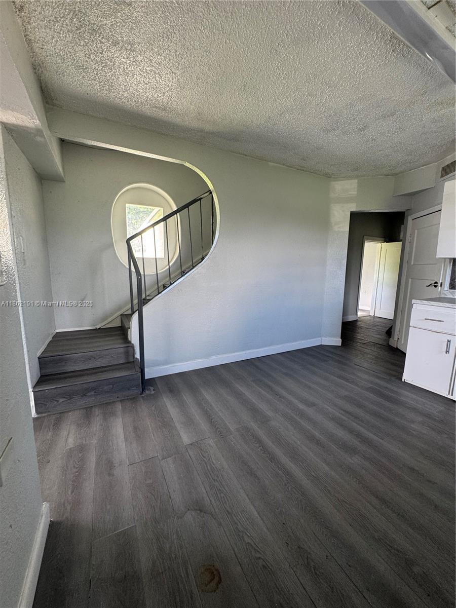 OHIO PARK - Residential Lease