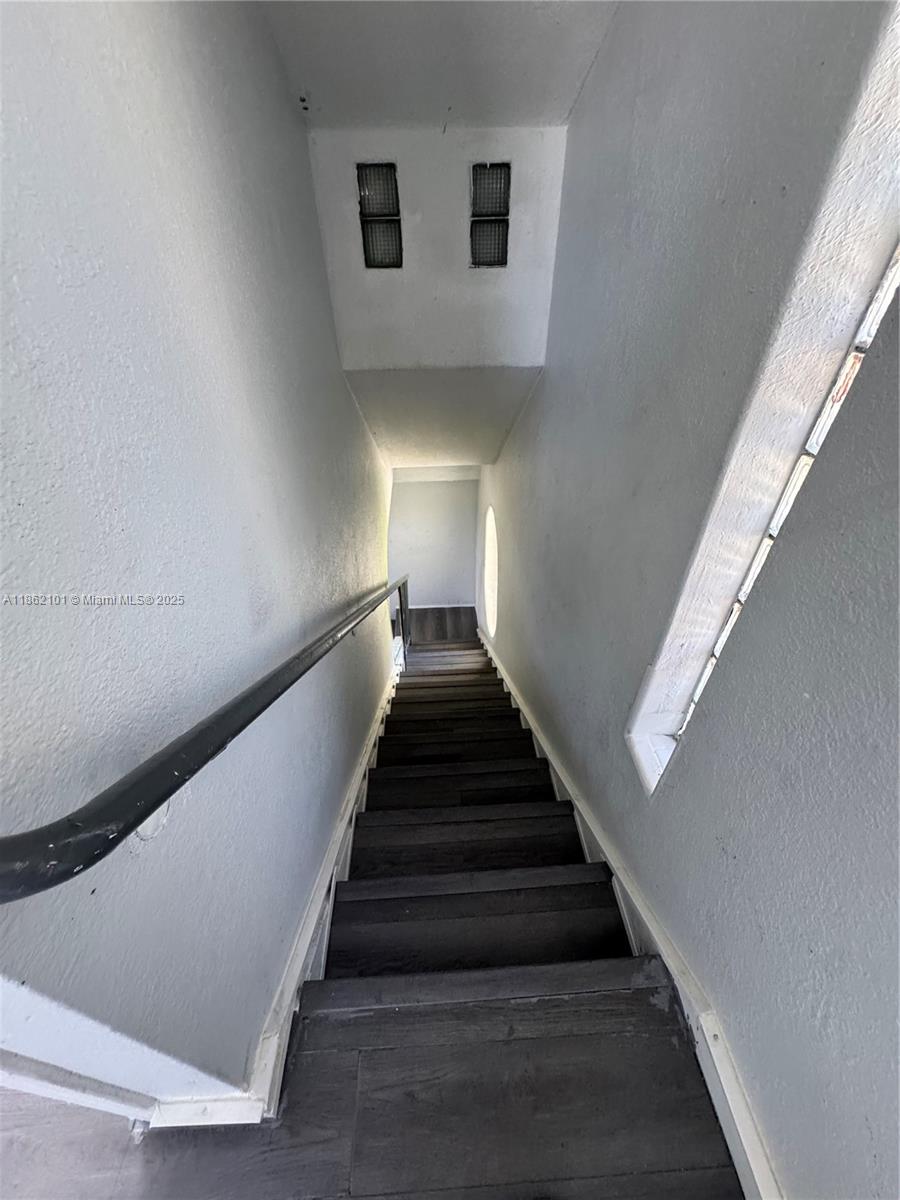 OHIO PARK - Residential Lease