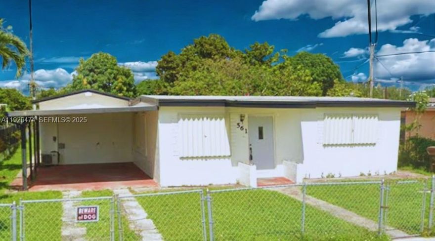 Comfortable unit in Hialeah, 1 bed/1 bath. This opportunity won't last long. This property is in a quiet neighborhood in the heart of Hialeah. The property is only three blocks from Amelia Earhart Park. Excellent opportunity in a desirable area. 1 parking space included.