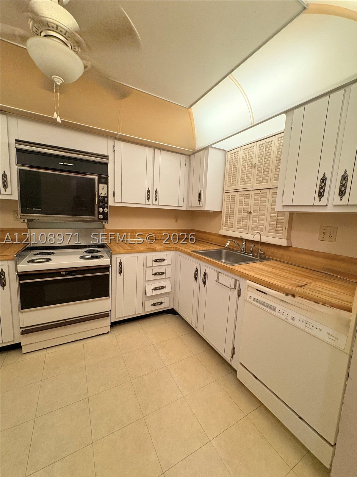 6100 NW 44th St 208