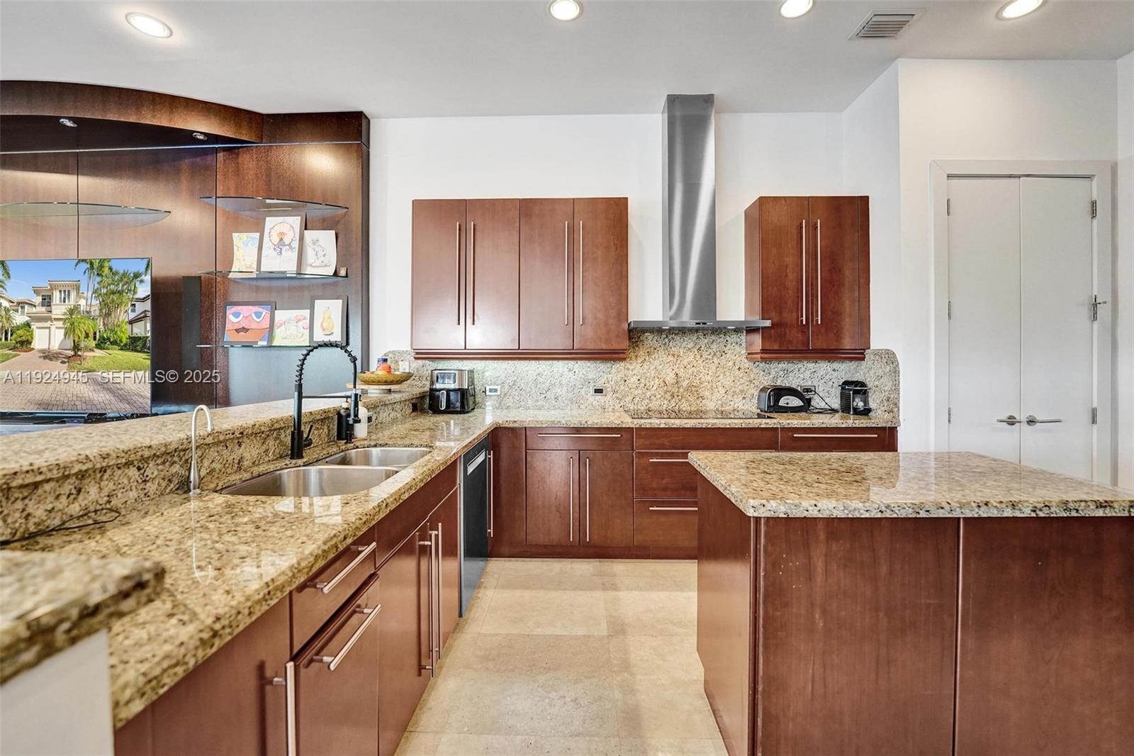 THREE ISLANDS 3RD SECTION - Residential