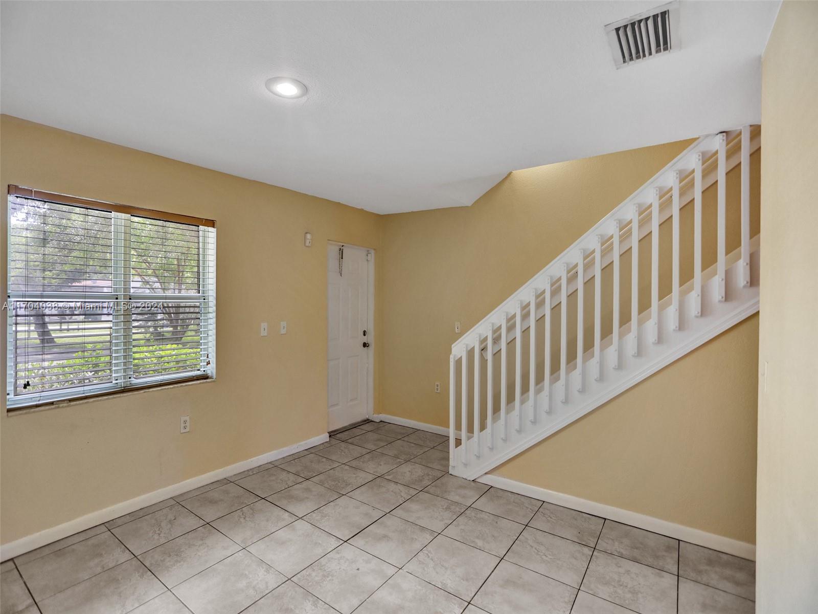 421 NW 40th Ct