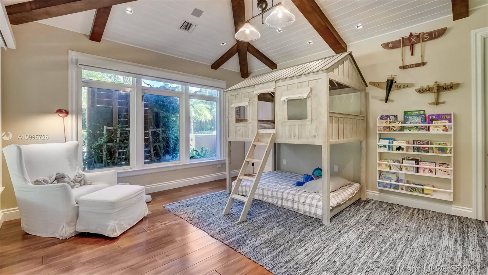 HELMS COUNTRY ESTATES RE- - Residential