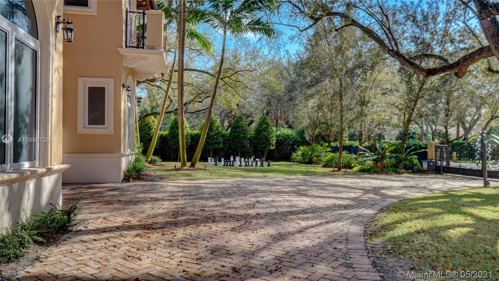 HELMS COUNTRY ESTATES RE- - Residential