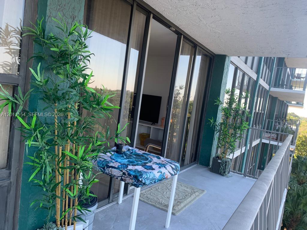 THE PALM BAY YACHT CLUB C - Residential