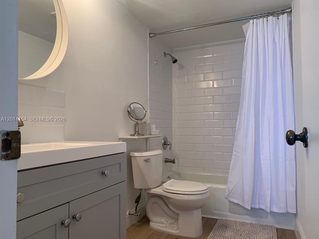 THE PALM BAY YACHT CLUB C - Residential