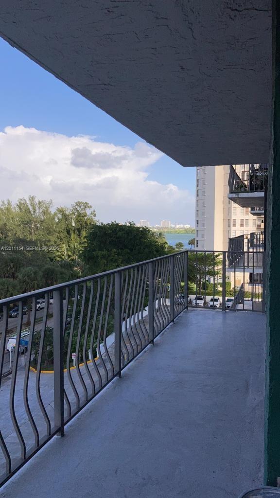 THE PALM BAY YACHT CLUB C - Residential
