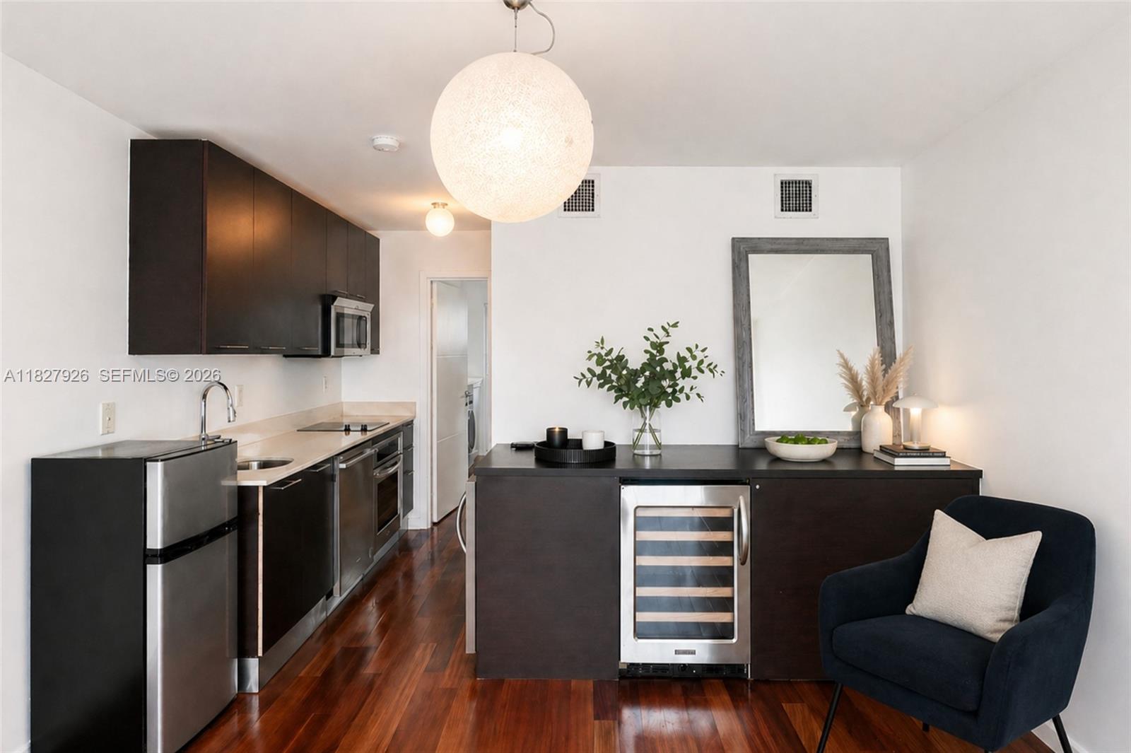 ETRURIA CONDO - Residential