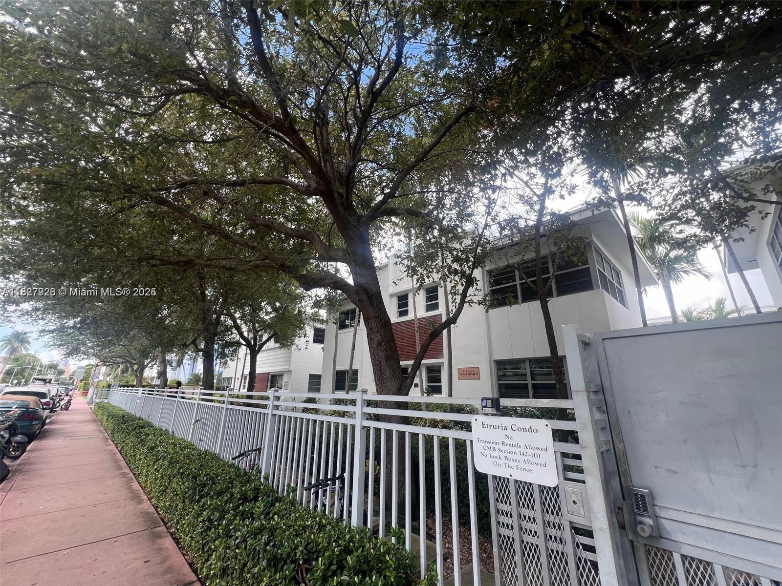 ETRURIA CONDO - Residential