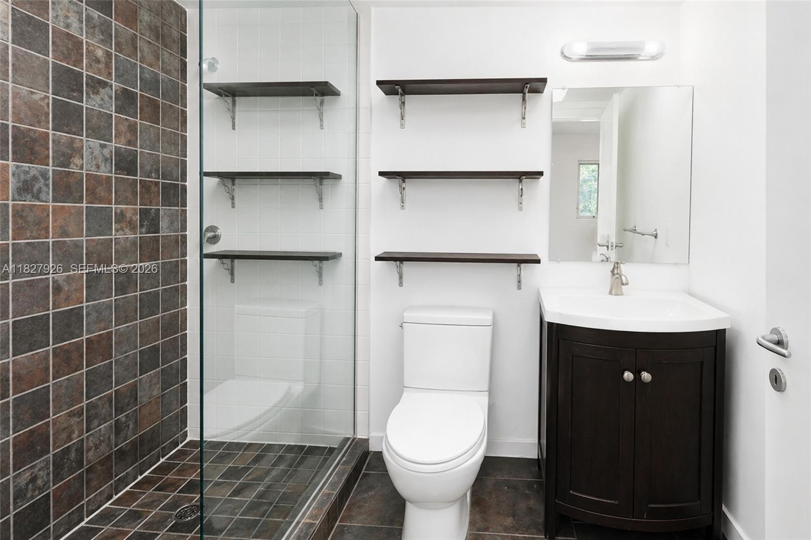 ETRURIA CONDO - Residential