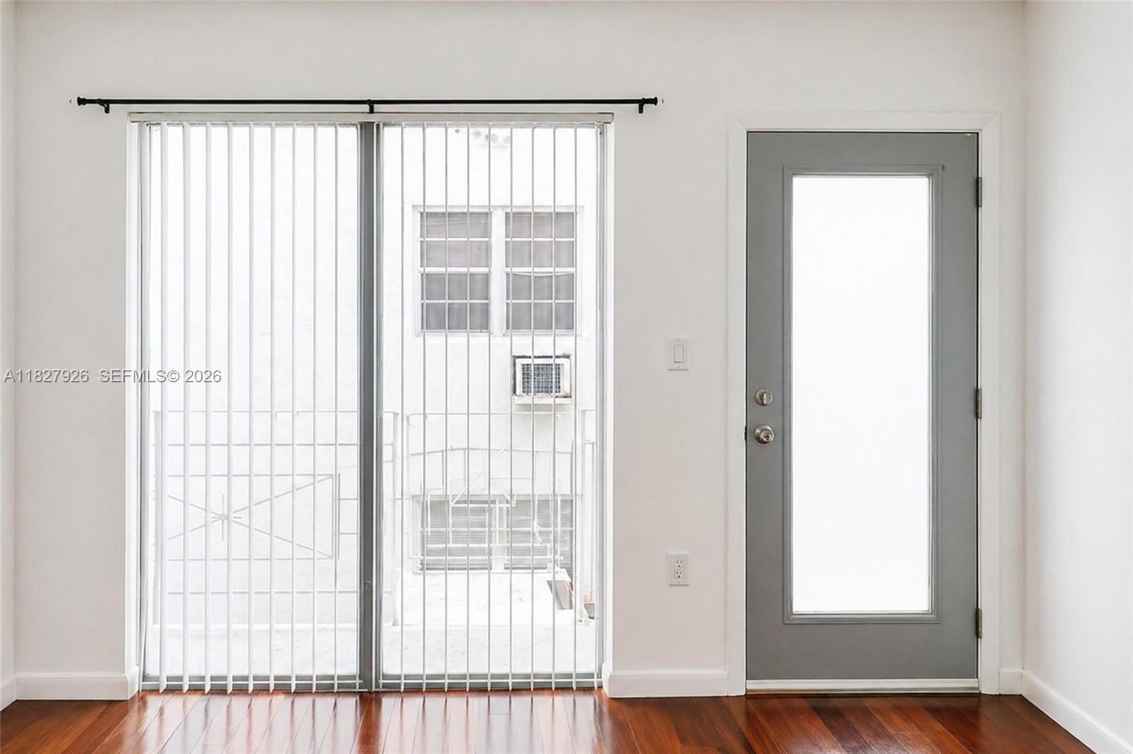 ETRURIA CONDO - Residential