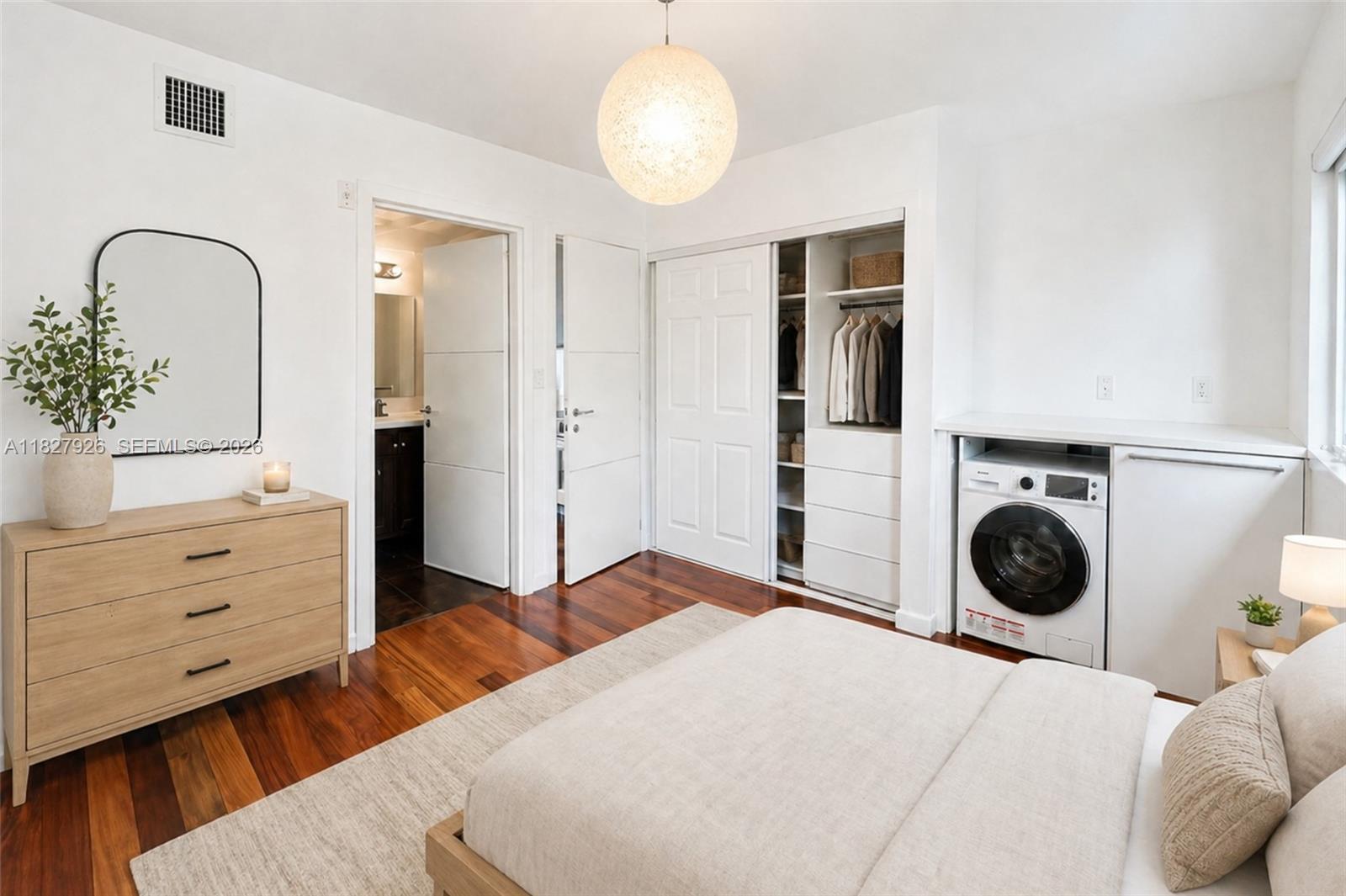 ETRURIA CONDO - Residential