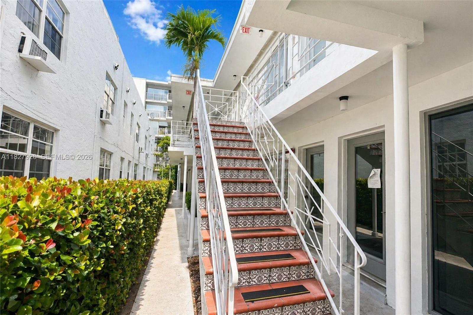 ETRURIA CONDO - Residential