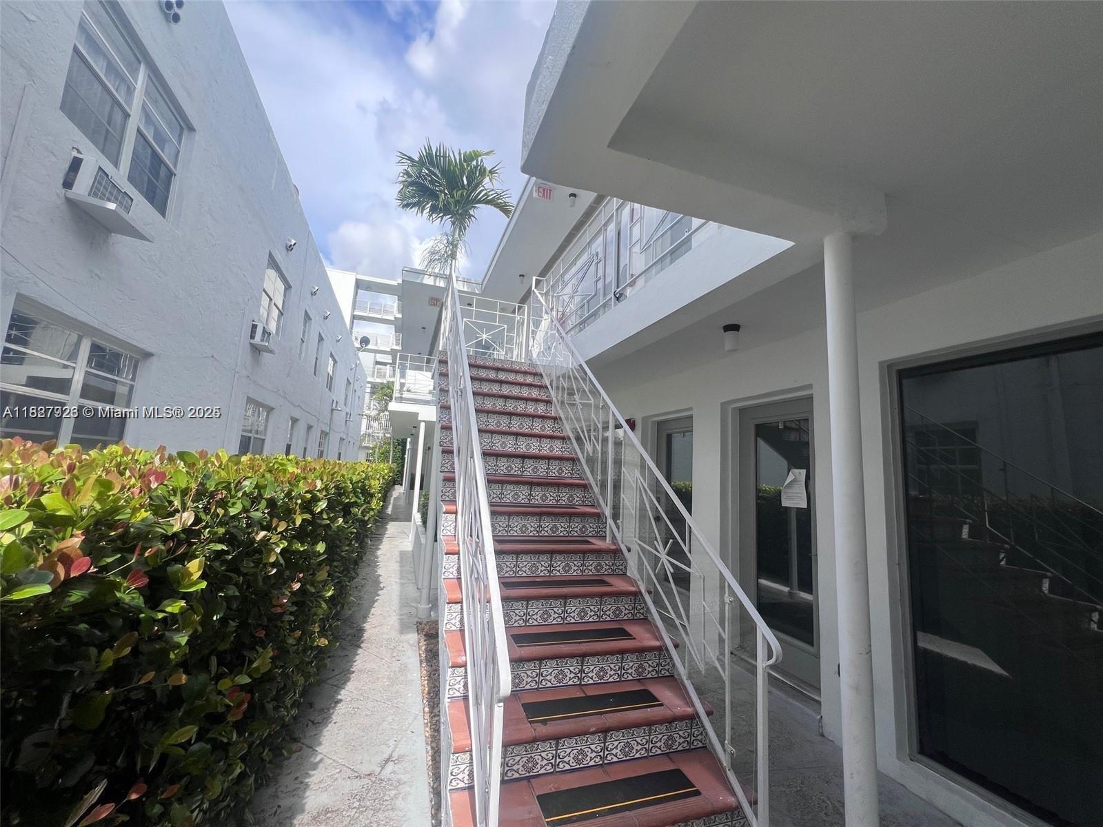 ETRURIA CONDO - Residential