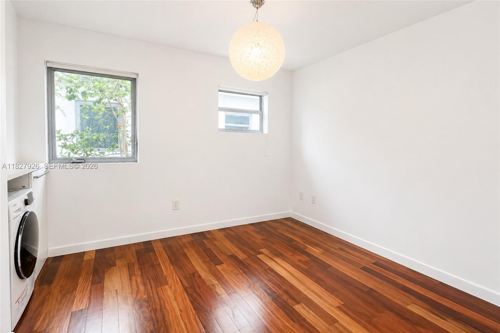 ETRURIA CONDO - Residential
