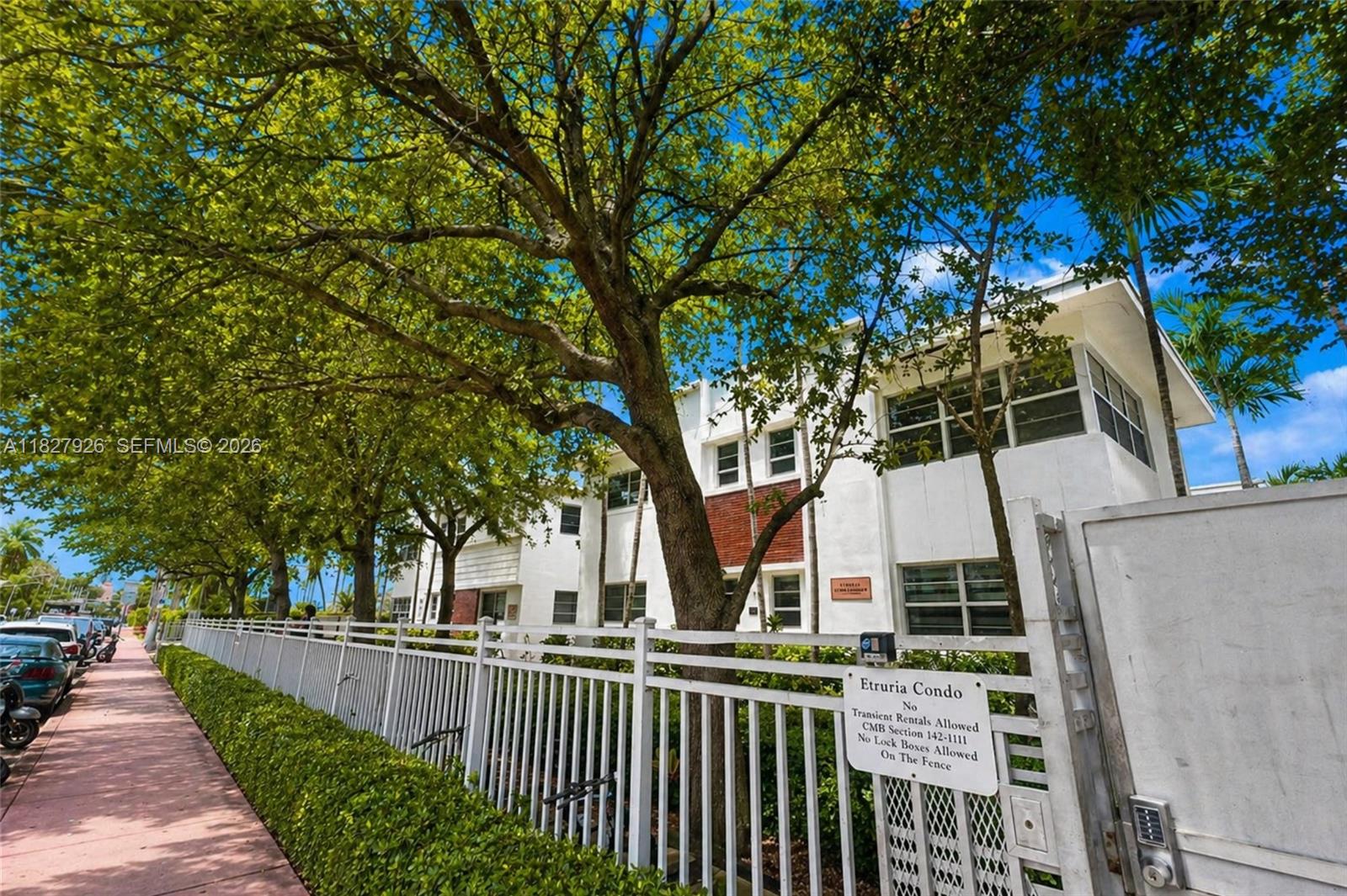ETRURIA CONDO - Residential
