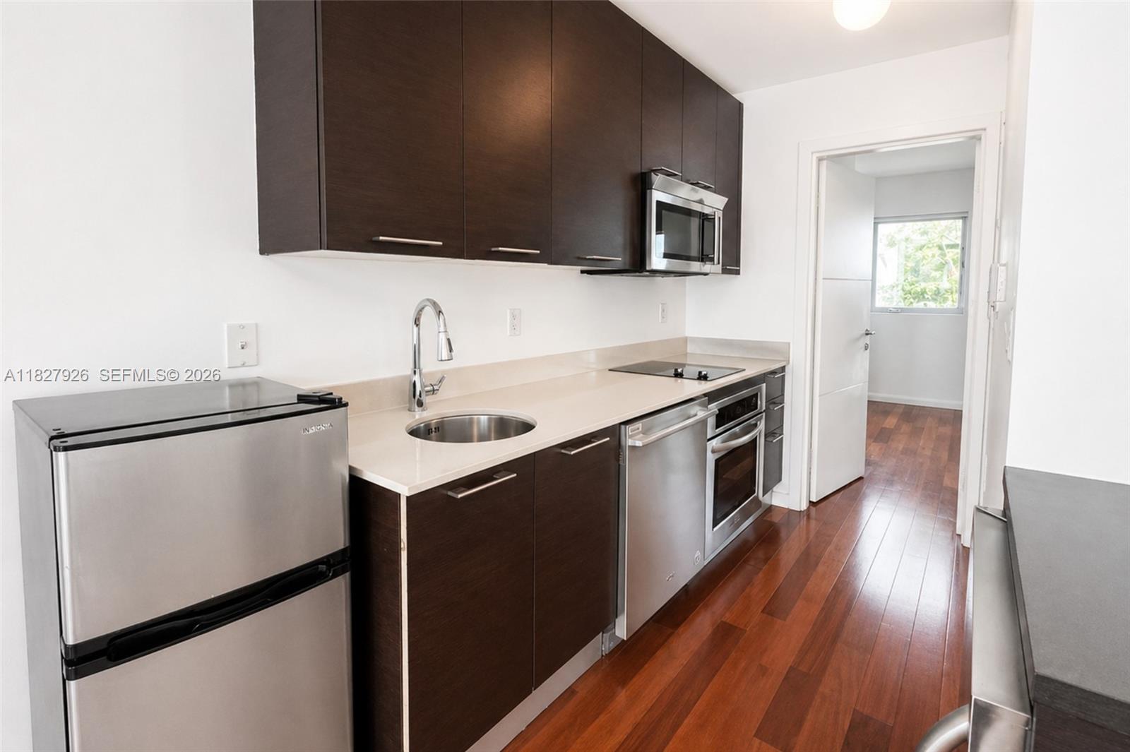 ETRURIA CONDO - Residential