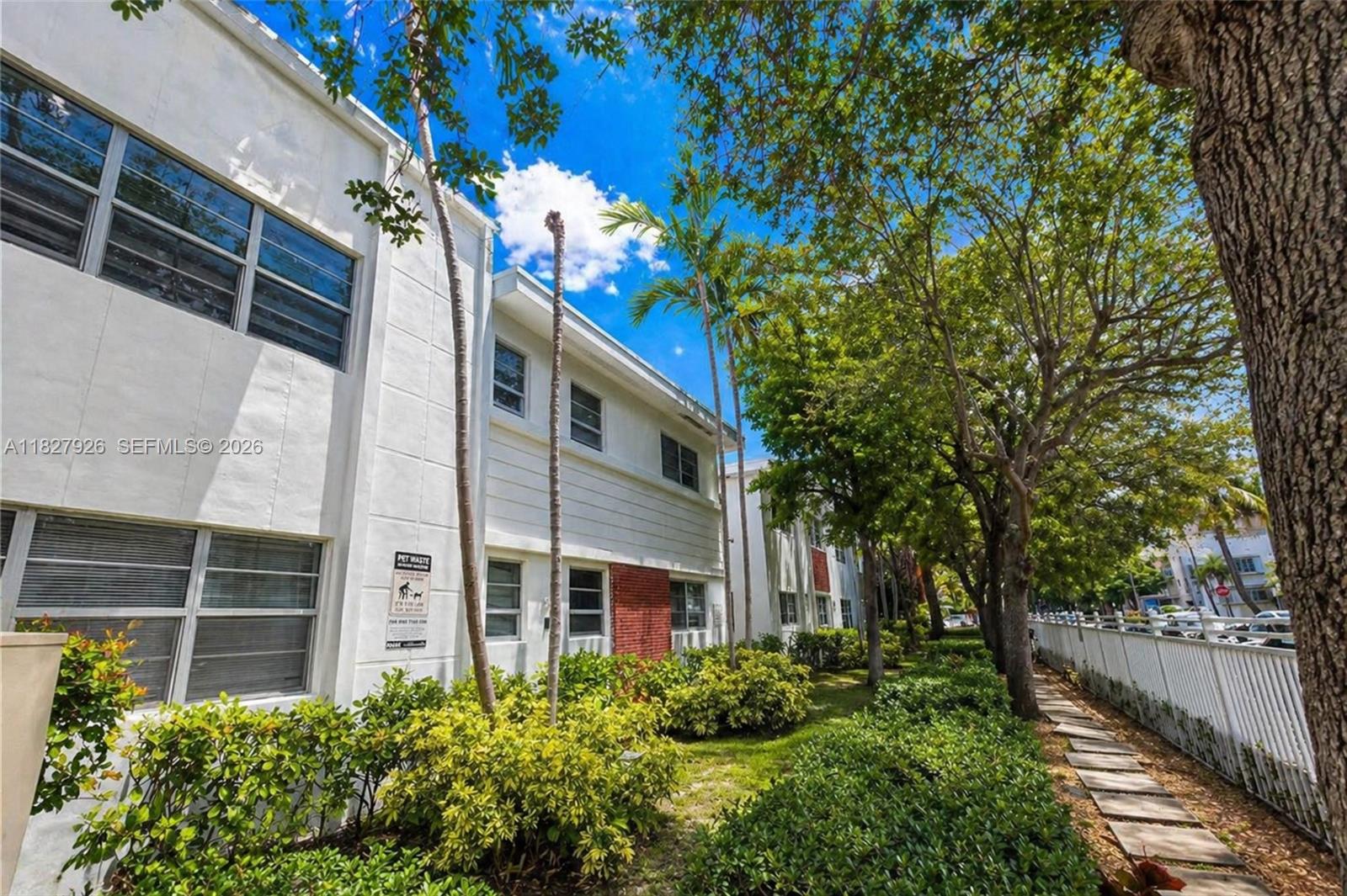 ETRURIA CONDO - Residential