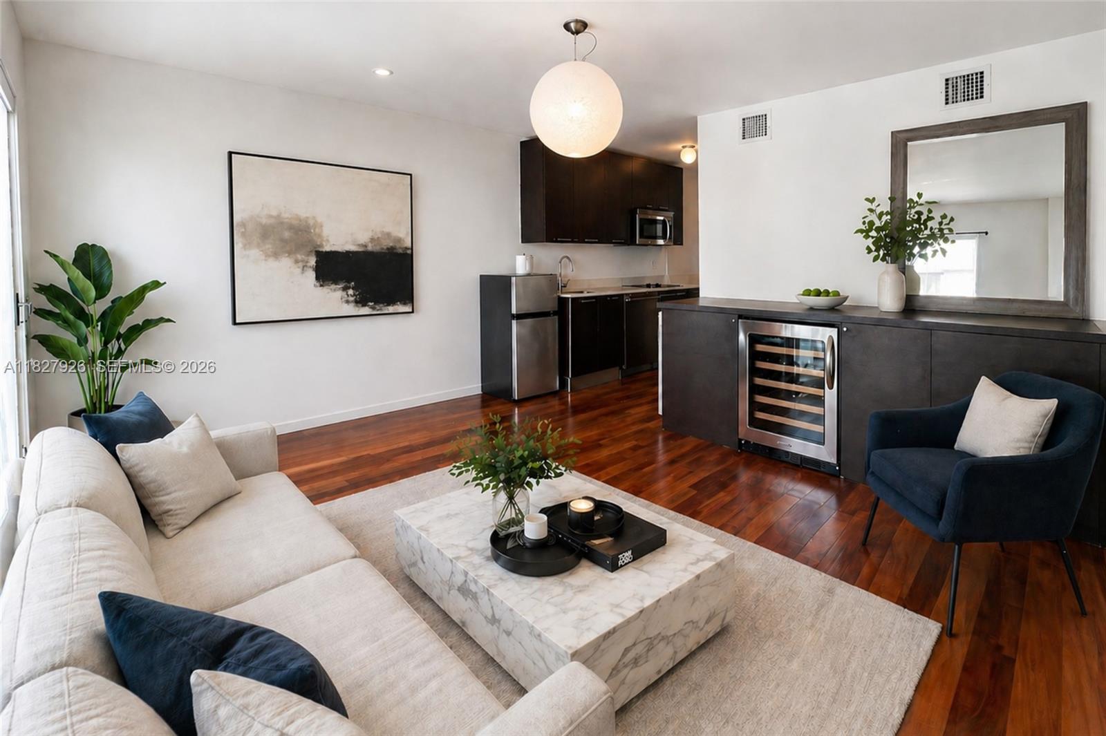 ETRURIA CONDO - Residential