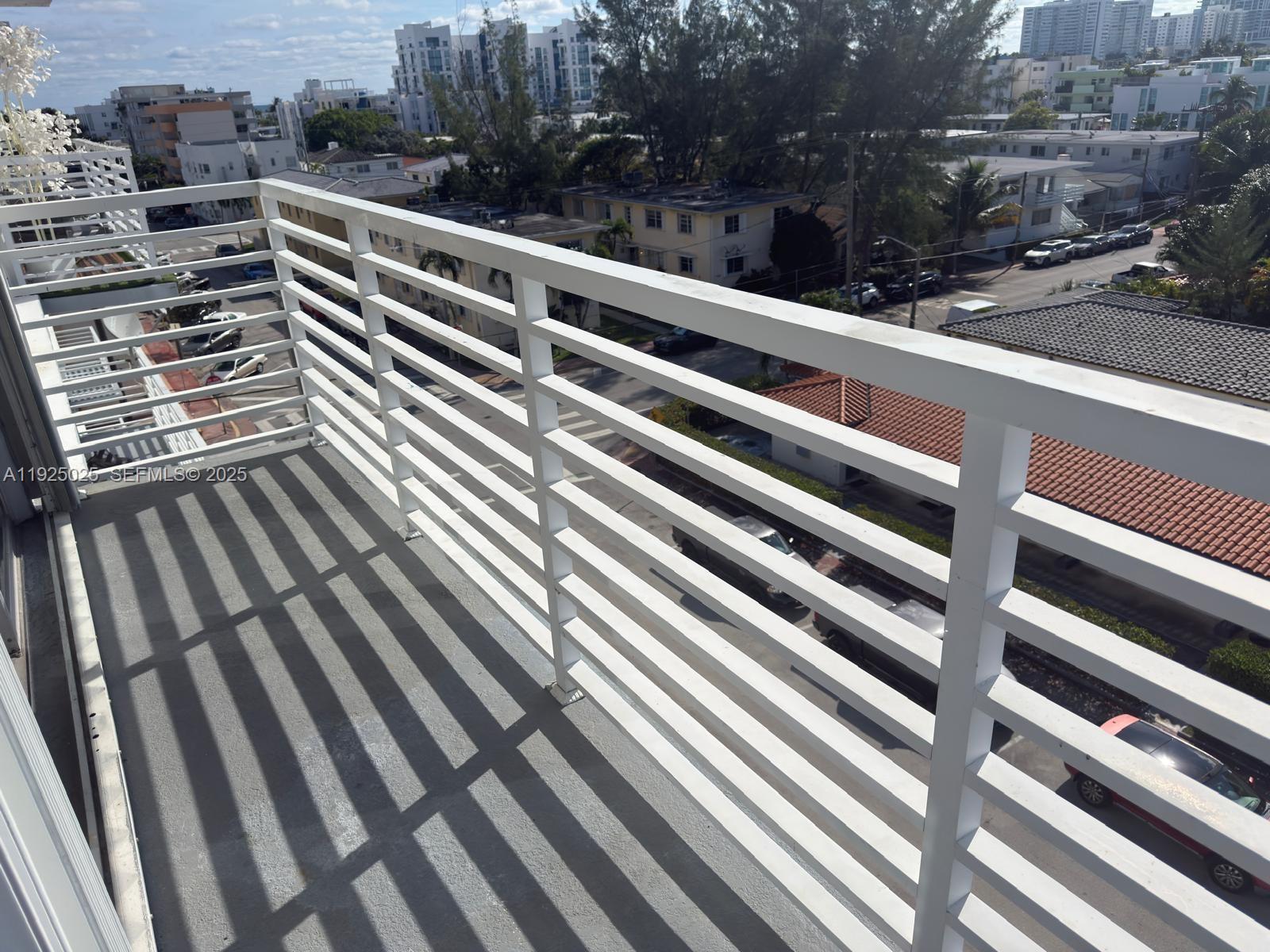 7800 carlyle Ave. 6C