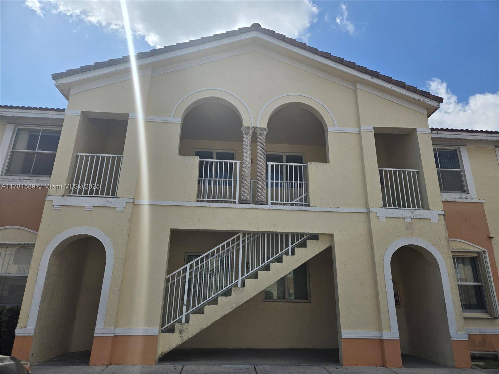 1660 Se 29th St 207, Homestead, Miami-Dade County, Florida - 3 Bedrooms  
2 Bathrooms - 