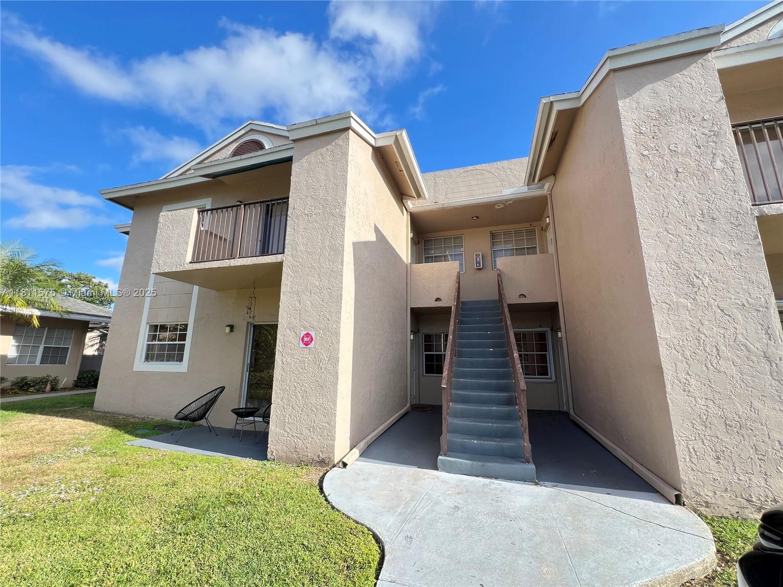 1881 Nw 96th Ter 7C, Pembroke Pines, Miami-Dade County, Florida - 2 Bedrooms  
2 Bathrooms - 