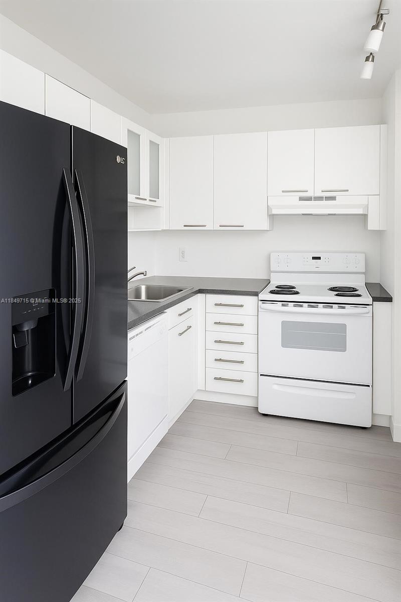 VILLA BAY VISTA CONDO - Residential