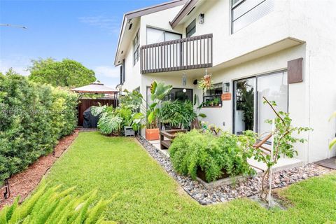 640 NW 98th Ct 640 Miami FL 33172