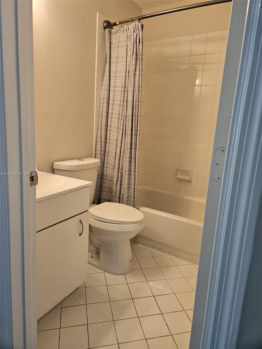 PEMBROKE ISLES 1 - Residential Lease