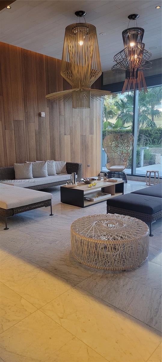 REACH CONDO - Residential