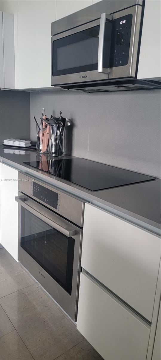 REACH CONDO - Residential