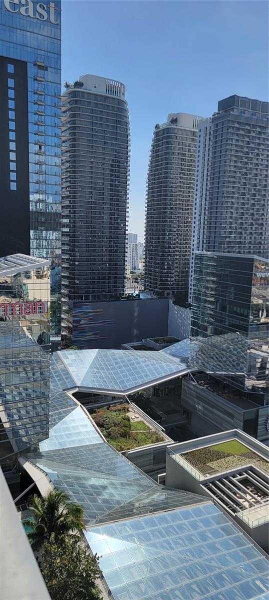 REACH CONDO - Residential