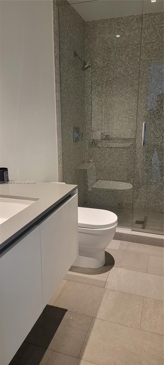REACH CONDO - Residential