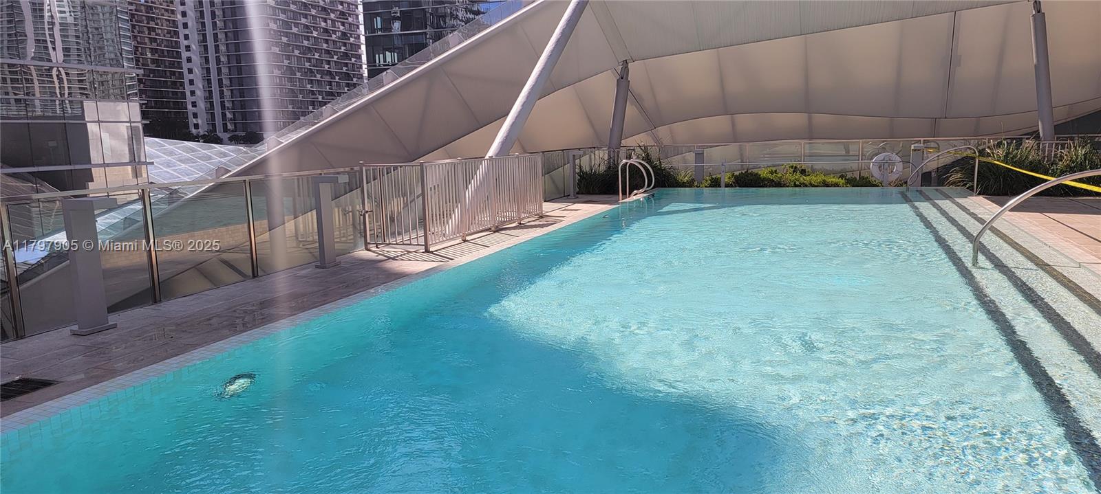 REACH CONDO - Residential